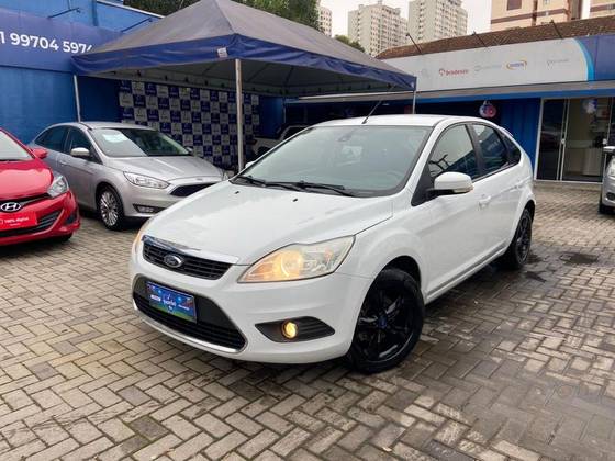 FORD FOCUS 2.0 GLX 16V FLEX 4P MANUAL FORD FOCUS 2.0 GLX 16V FLEX 4P MANUAL